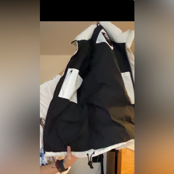 White Canada Goose parka size small. - Picture 15 of 16